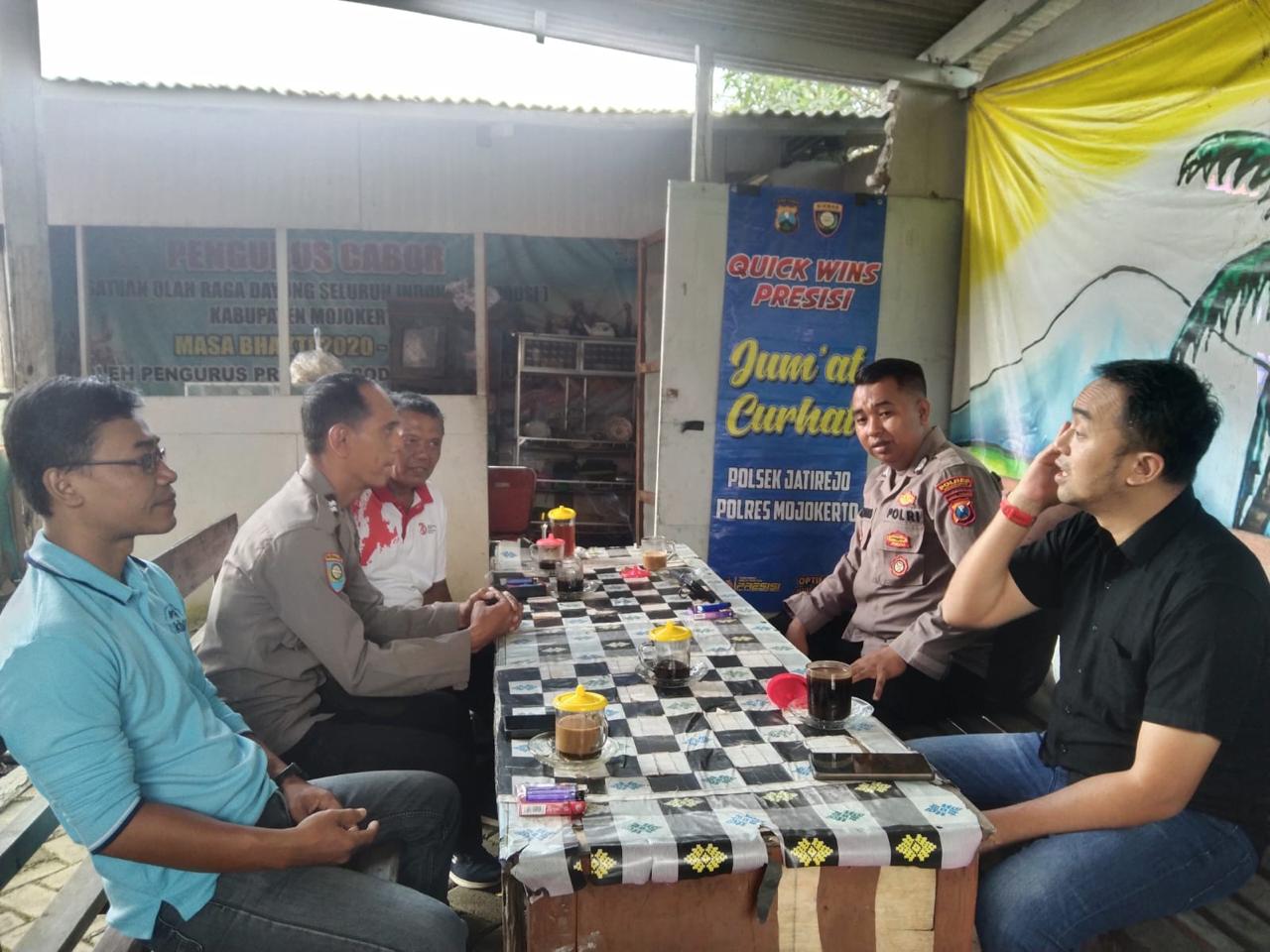 KANIT BINMAS POLSEK JATIREJO LAKUKAN GIAT PROGRAM JUM’AT CURHAT SEBAGAI WADAH ASPIRASI DAN SOLUSI KAMTIBMAS