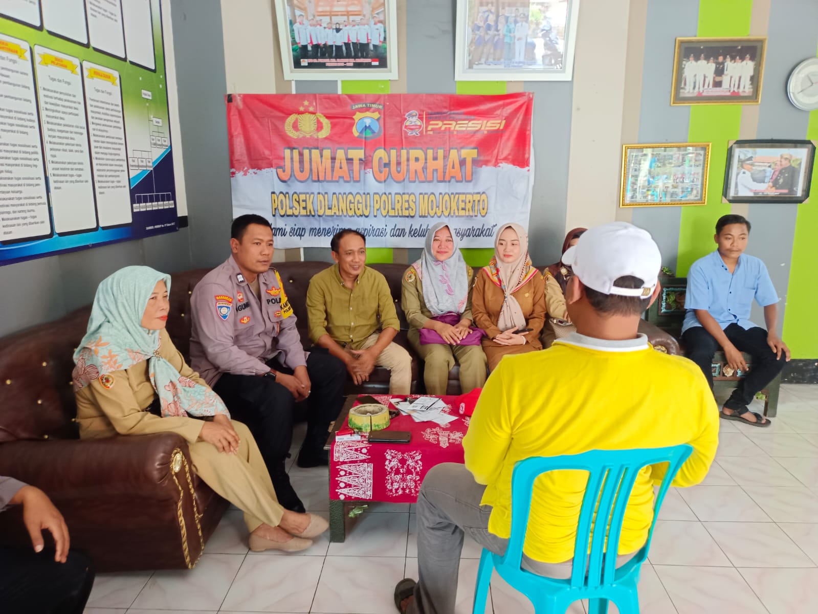 Bangun Kepercayaan Publik, Polisi dan Perangkat Desa Duduk Bersama di Jumat Curhat