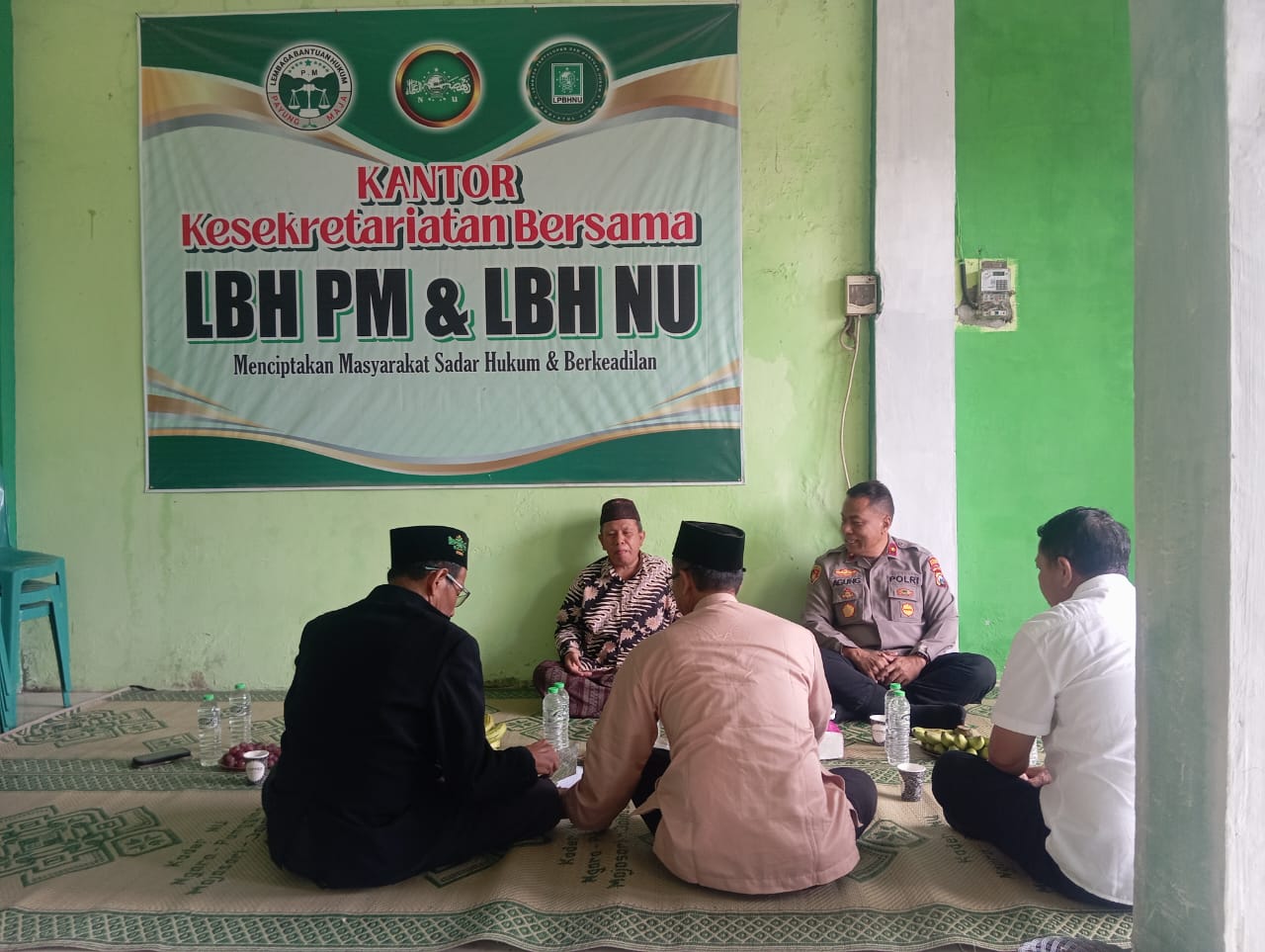 Kapolsek Mojosari Kompol Agung Sugiharto, S.M., Laksanakan Sambang Silaturahmi dan Himbauan Kamtibmas Kepada Toga dan Tomas di Kecamatan Mojosari.